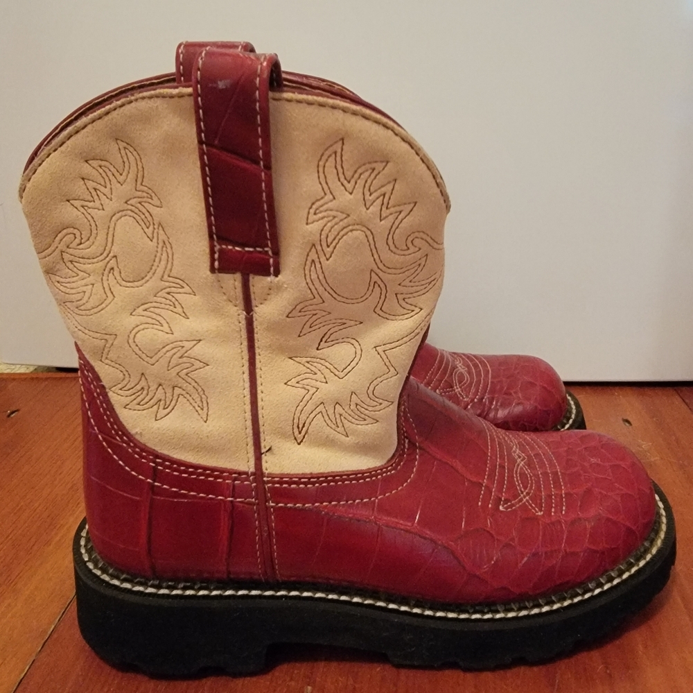 Ariat Fat Baby Red Alligator Print Cowgirl Boots Cream Suede Size 8B.